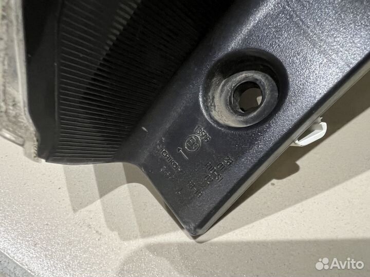 Фонарь задний левый Toyota Wish 20 рестайлинг S