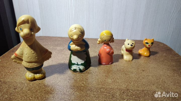 Игрушки СССР колкий пластик