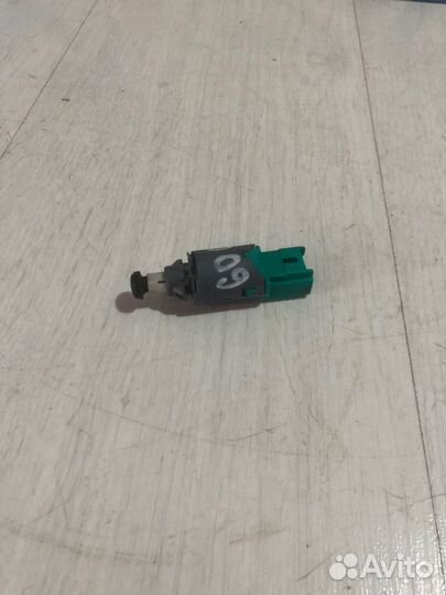 Датчик педали сцепления LADA vesta 1.6 мт седан