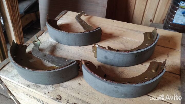 Задние тормозные колодки для Nissan/ Chrysler