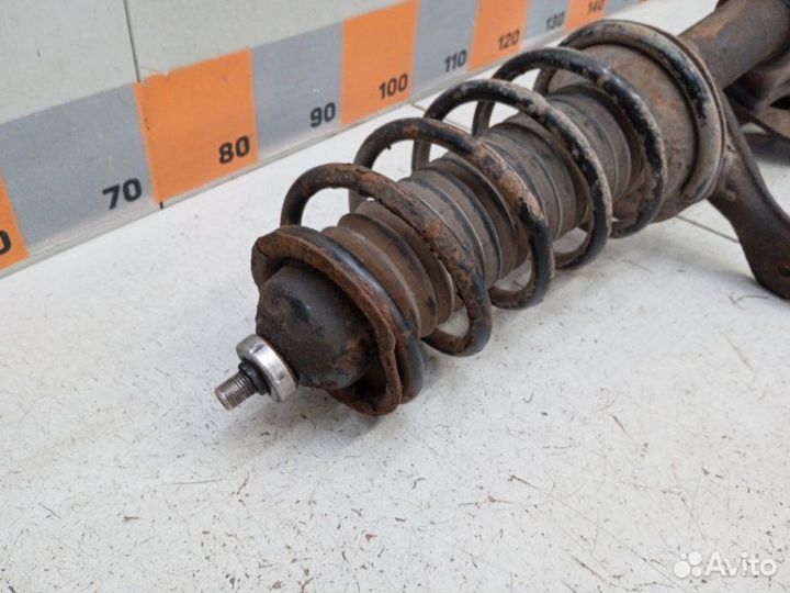 Кулак поворотный передний правый Volkswagen