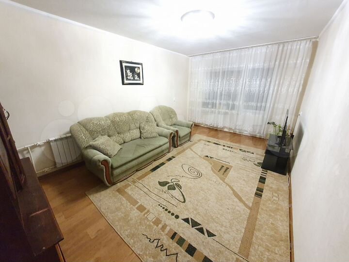 3-к. квартира, 72 м², 1/10 эт.