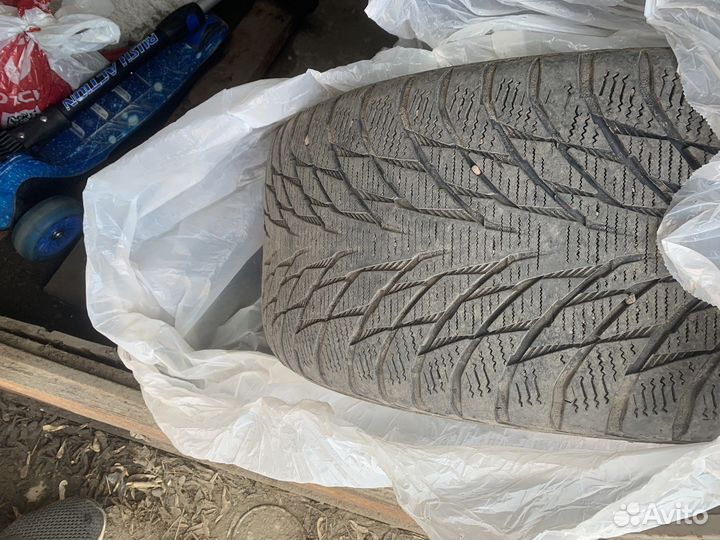 Nokian Tyres Hakkapeliitta R2 255/40 R19