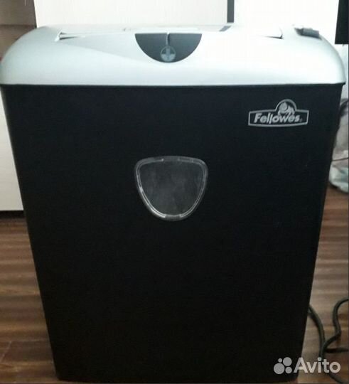 Уничтожитель бумаг шредер Fellowes PS-67Cs