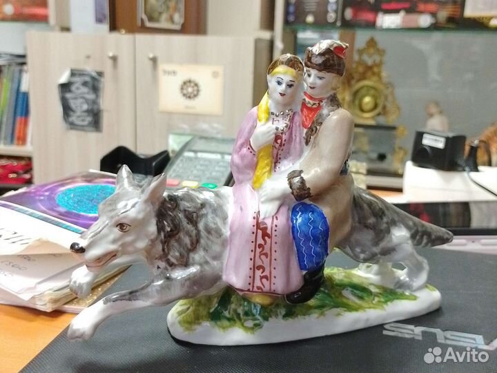 Фарфоровые статуэтки Иван царевич на сером волке