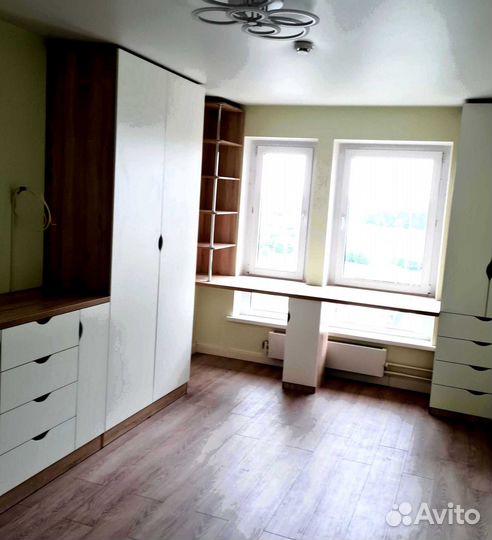 Рабочая зона у окна