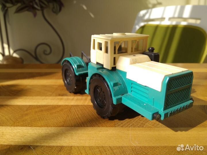 Модель трактора Кировец, 1/43, СССР Металл