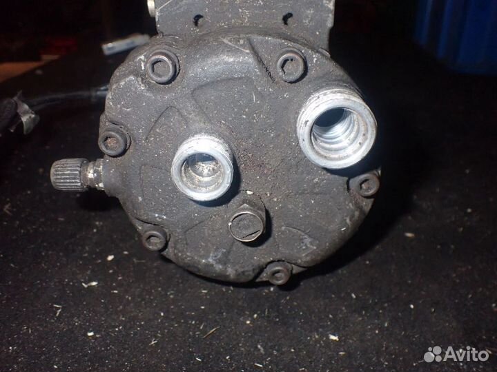 Компрессор кондиционера для Audi A8