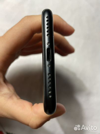 iPhone SE (2020), 64 ГБ