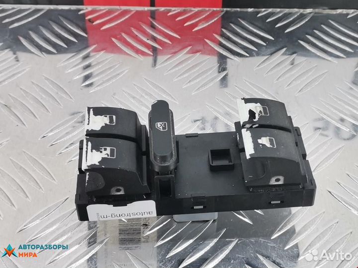 Блок управления стеклоподъемниками Volkswagen Golf