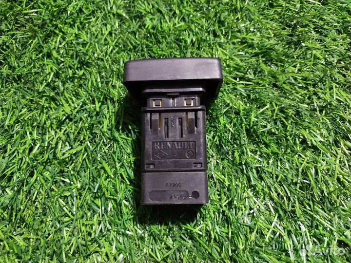 Кнопка аварийной сигнализации Renault Logan