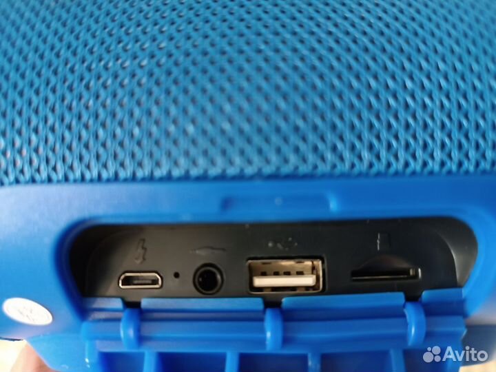 Портативная Bluetooth колонка JBL Charge 3