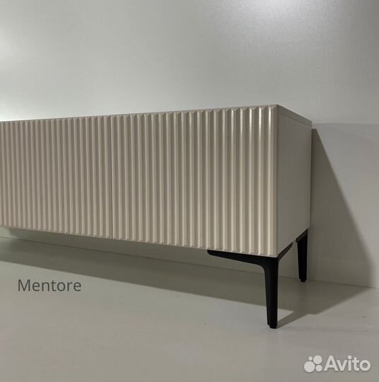 Тумба тв Bravo (на опорах или подвесная)