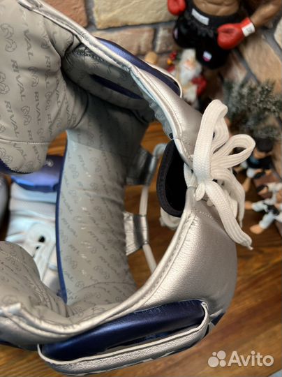 Боксерские перчатки и шлем Rival RS-100