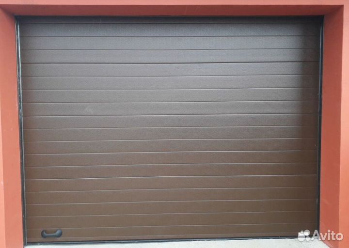 Секционные ворота