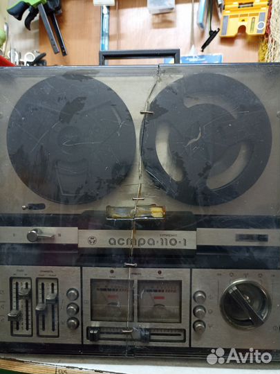Катушечный магнитофон,акустические колонки
