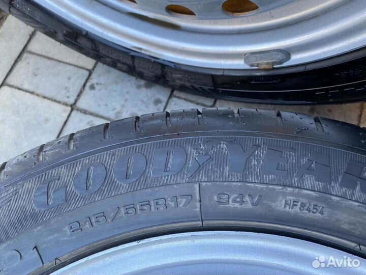 Goodyear EfficientGrip Performance 2 215/55 R17