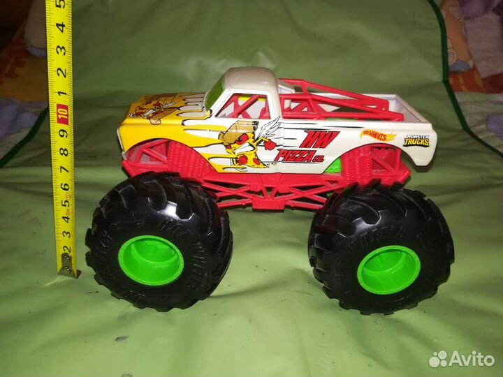 Машинка Hot wheels monster truck