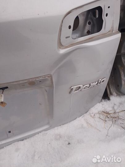 Дверь задняя Мазда демио 2005г