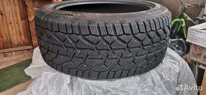 Kormoran Snow 235/45 R18 98V