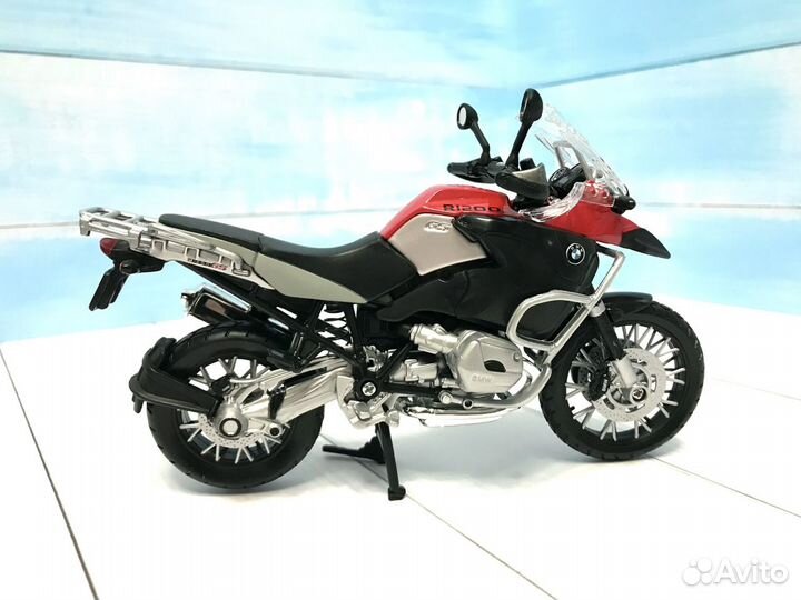 Модель мотоцикла BMW R1200GS 1/12