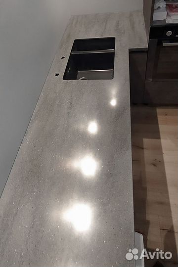 Столешница на кухню из камня м2