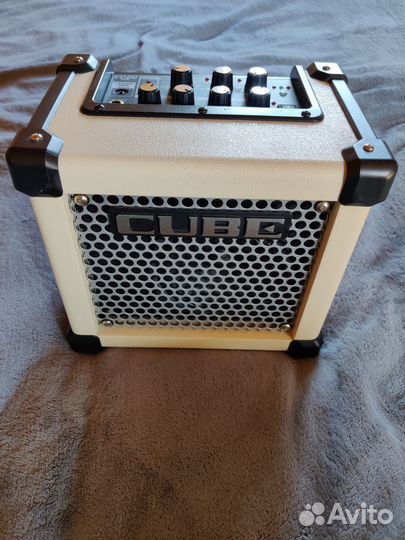 Комбоусилитель Roland micro cube GX