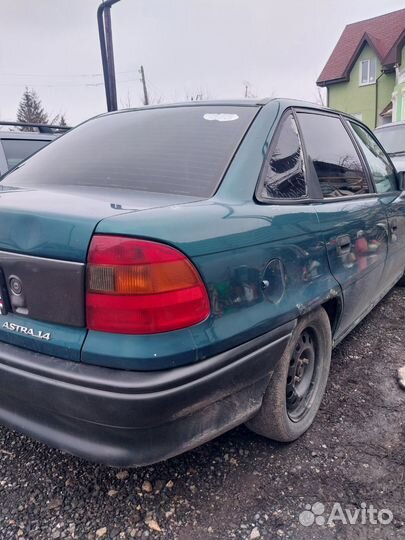 Opel Astra 1.4 AT, 1997, 300 000 км