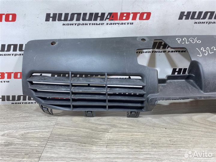 Накладка передней панели Пежо 206