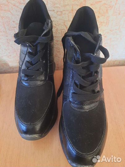 Ботинки женские 36 размер новые