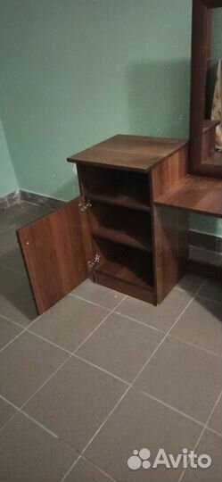 Туалетный столик с зеркалом бу