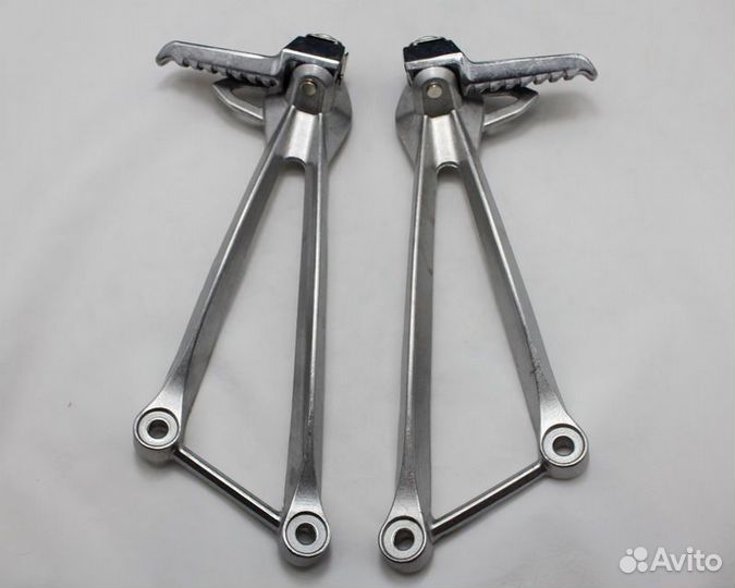 Kawasaki Подножки задние с кронштейнами для мотоци