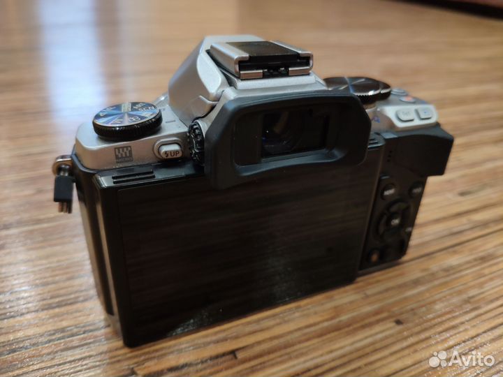 Фотоаппарат olympus om d e m10