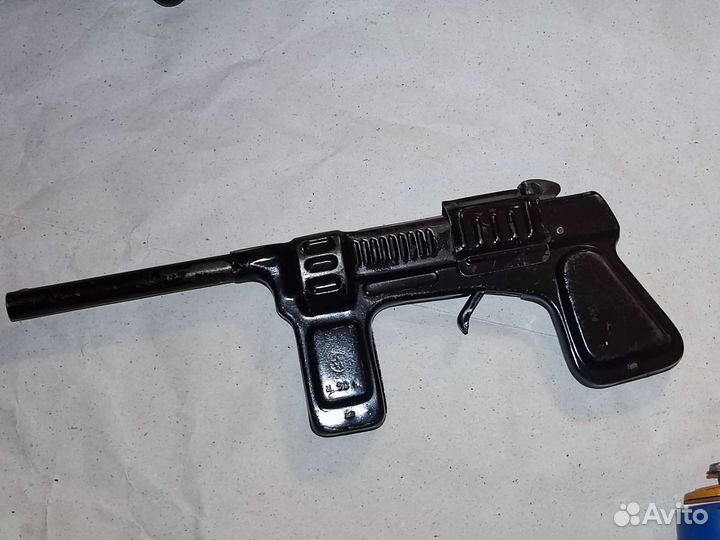 Игрушка пистолет СССР
