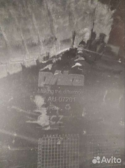 Бампер передний toyota auris