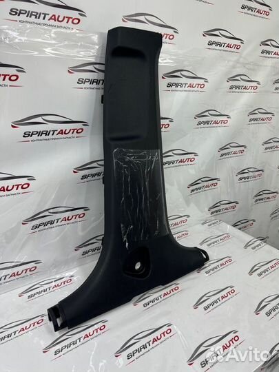 Накладка на стойку кузова правая Kia Sorento 4