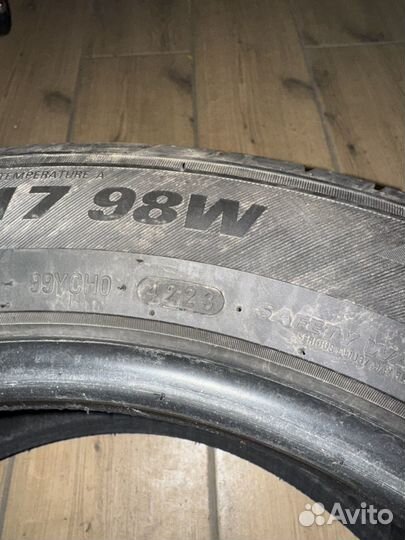 Kumho Ecsta HS52 215/55 R17 98W