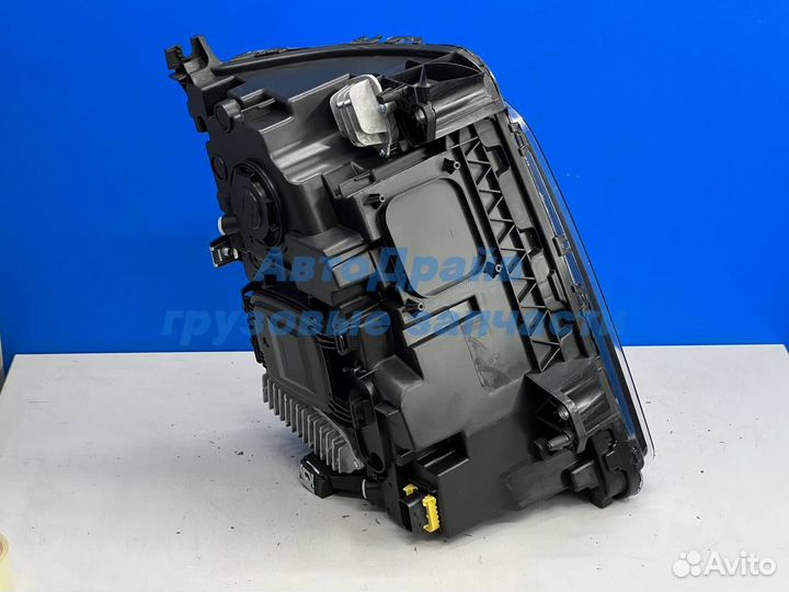 Фара Volvo FM4 левая