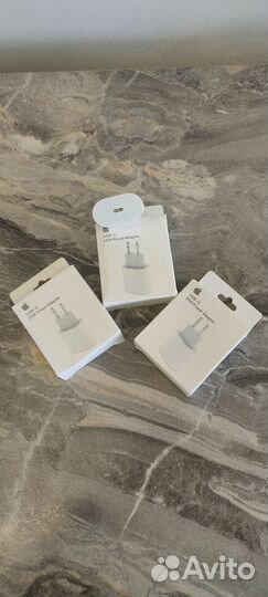 Зарядный блок iPhone