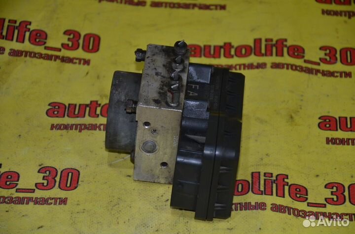 Блок ABS Toyota Auris E150