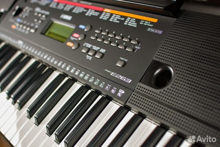 Синтезатор Yamaha + Аксессуары