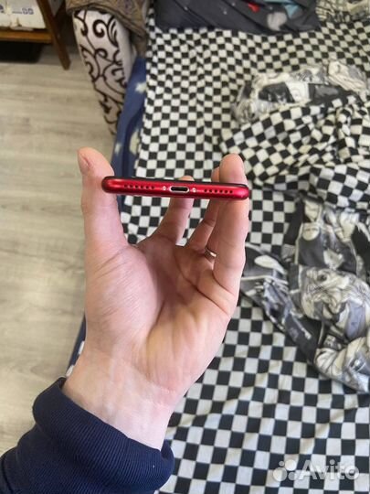 iPhone 8, 64 ГБ