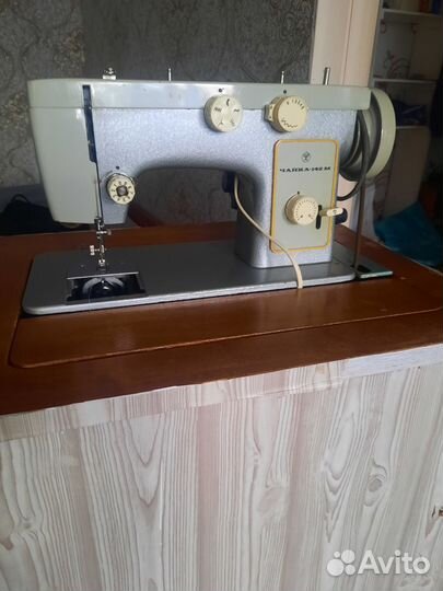 Швейная машина Чайка 142
