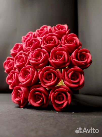 Красные Розы из Белого Шоколада - 19 шт