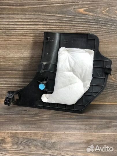 Накладка порога передняя правая Kia Rio 3 1.4 2012