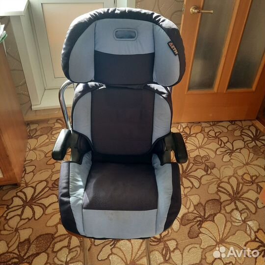 Продам детское кресло в автомобиль
