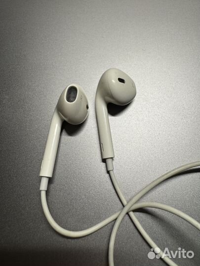 Наушники Apple lightning