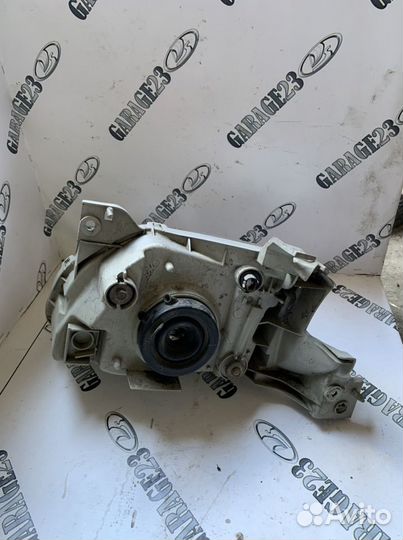 Фара на Mazda MPV LW3W правая