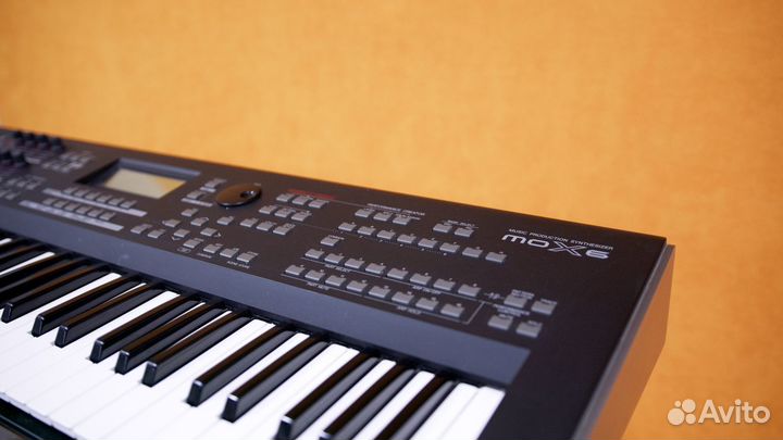 Синтезатор Yamaha mox 6