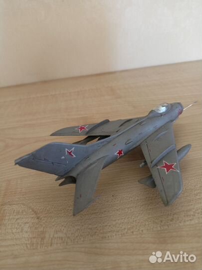 Модель самолёта миг-19 масштаб 1/72